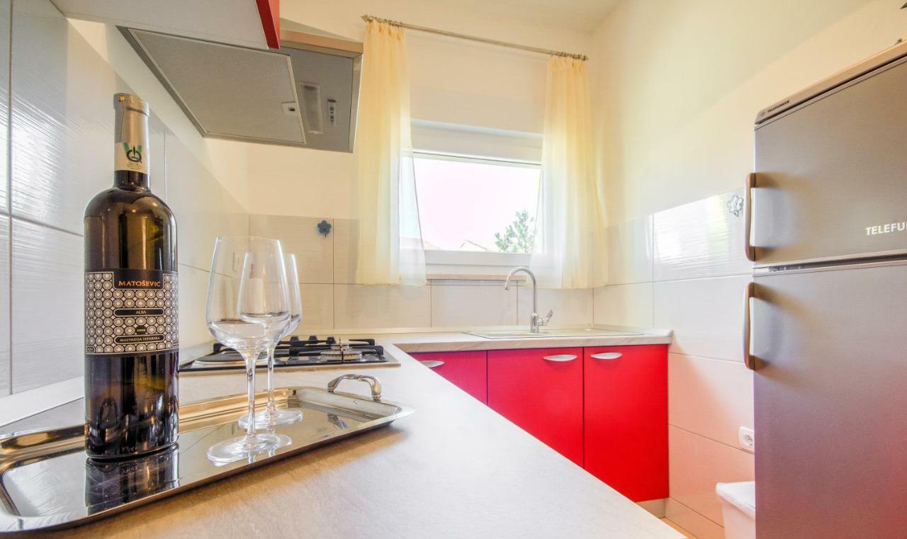 Apartmani Prodan 2 파자나 외부 사진