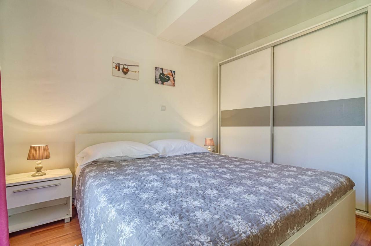Apartmani Prodan 2 파자나 외부 사진